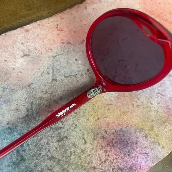 Sun Buddies Zinedine acetate sunglasses in cherry red - Picture 3 of 4